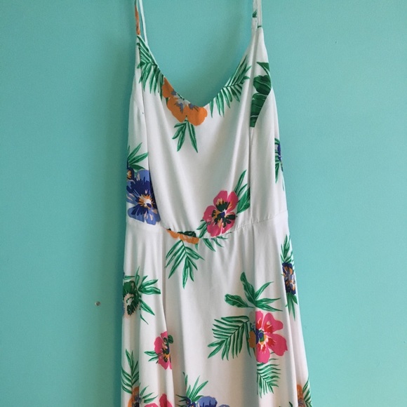 Cute for summer,white dress with colourful flowers - Picture 3 of 7